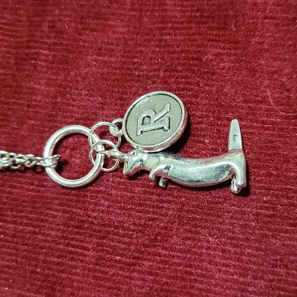 Ferret Otter Necklace - Picture 2 of 3